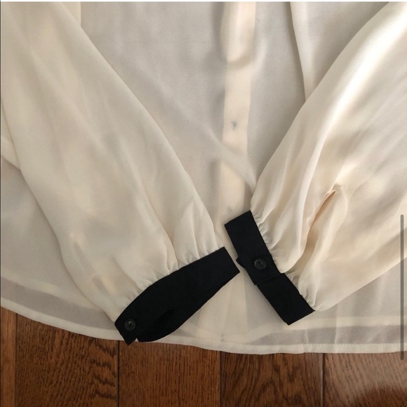 Studded collar blouse - Picture 6 of 9